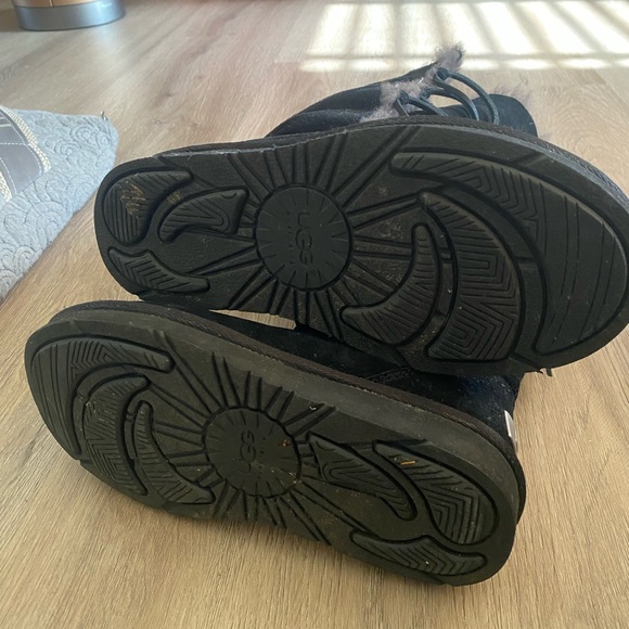 UGG Women's Black Boots - Picture 5 of 6